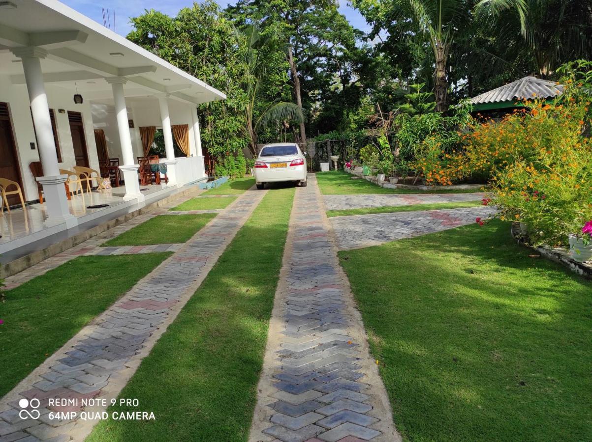 Geethani Tourist Home Polonnaruwa Exterior foto